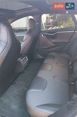Лифтбек Tesla Model S 2017 в 