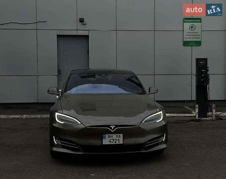 Ліфтбек Tesla Model S 2016 в Одесі