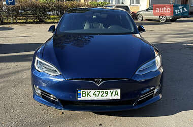 Лифтбек Tesla Model S 2020 в Ровно