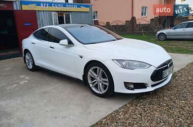 Ліфтбек Tesla Model S 2015 в Львові