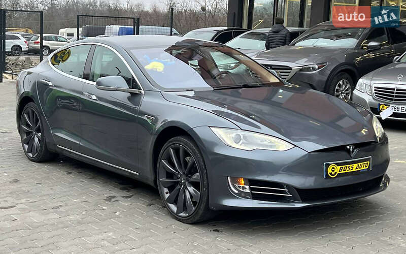 Tesla Model S 2012