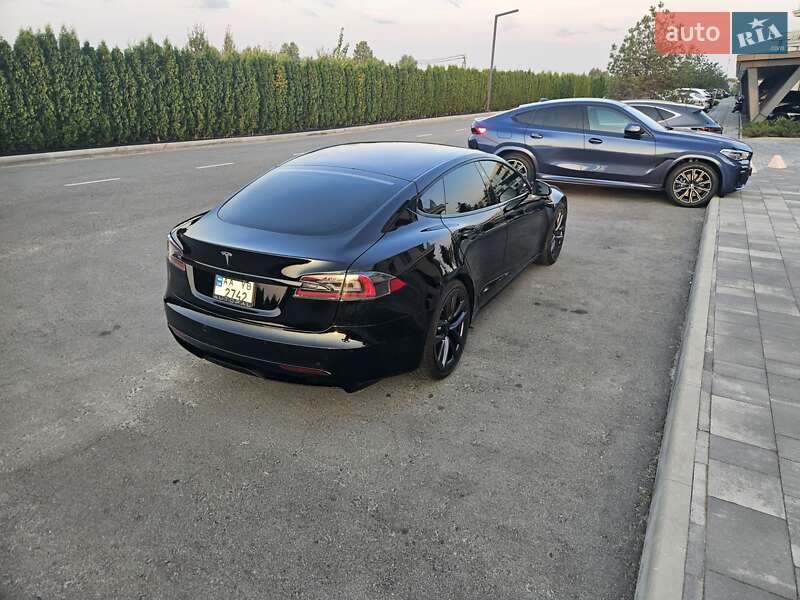 Лифтбек Tesla Model S 2021 в Киеве