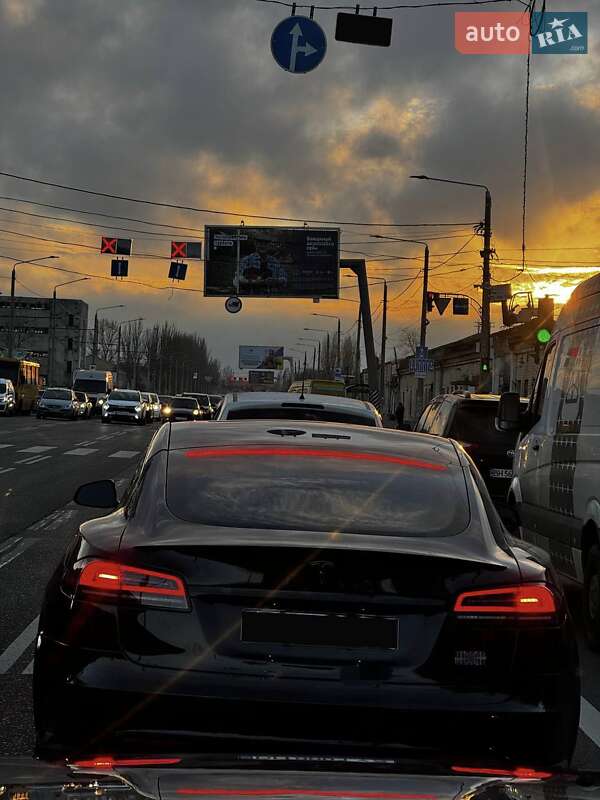 Лифтбек Tesla Model S 2022 в Одессе