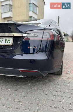 Лифтбек Tesla Model S 2015 в Золочеве