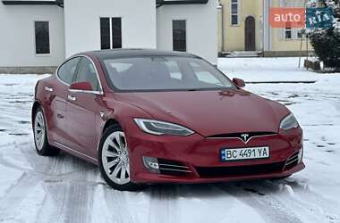 Ліфтбек Tesla Model S 2017 в Львові