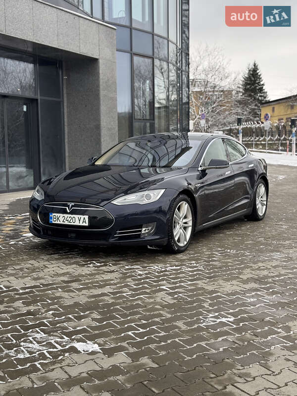 Лифтбек Tesla Model S 2015 в Ровно фото 4 Лифтбек Tesla Model S 2015 в Ровно