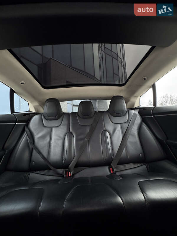 Лифтбек Tesla Model S 2015 в Ровно фото 21 Лифтбек Tesla Model S 2015 в Ровно