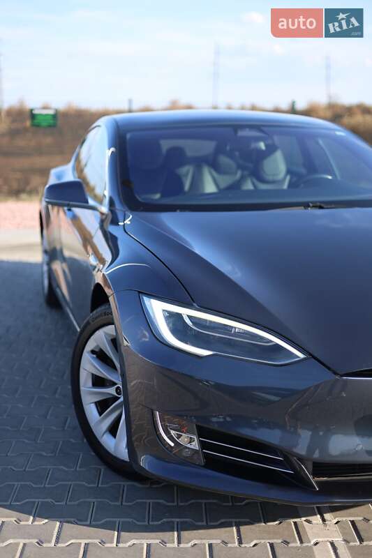 Ліфтбек Tesla Model S 2018 в Миколаєві