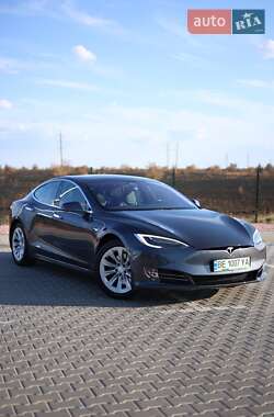 Лифтбек Tesla Model S 2018 в Николаеве