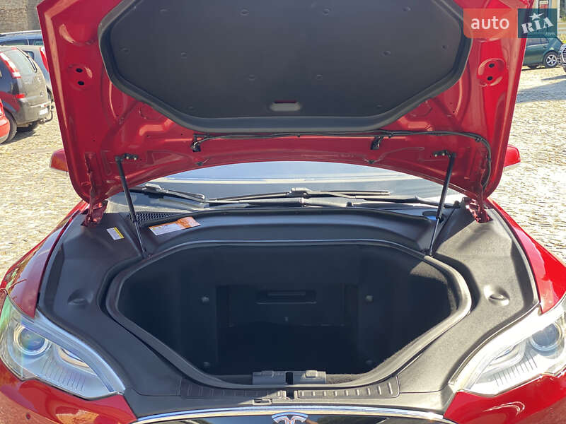 Ліфтбек Tesla Model S 2013 в Луцьку