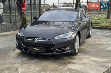 Ліфтбек Tesla Model S 2015 в Івано-Франківську