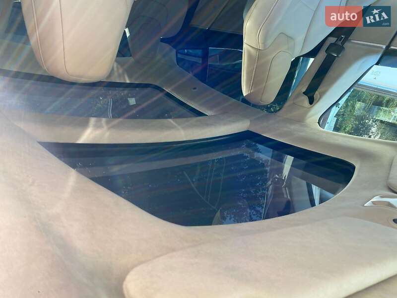 Лифтбек Tesla Model S 2017 в Киеве