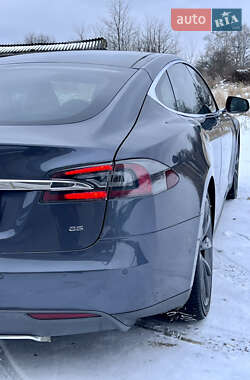 Ліфтбек Tesla Model S 2015 в Валках