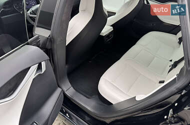 Лифтбек Tesla Model S 2019 в 