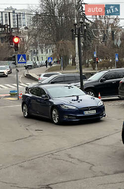 Ліфтбек Tesla Model S 2015 в Києві