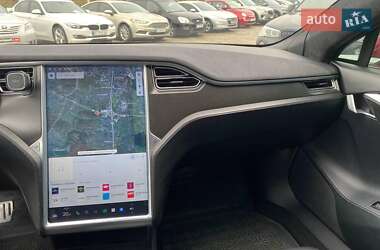 Ліфтбек Tesla Model S 2016 в Львові