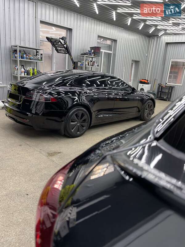 Лифтбек Tesla Model S 2022 в Виннице