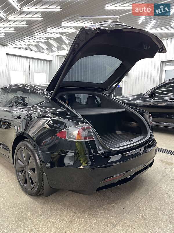Лифтбек Tesla Model S 2022 в Виннице
