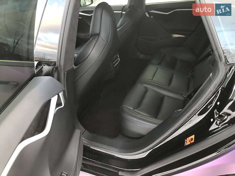 Ліфтбек Tesla Model S 2017 в Києві