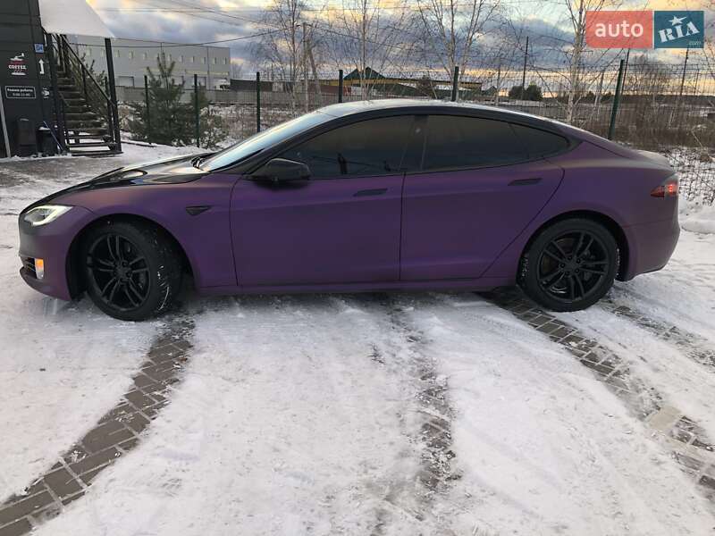 Ліфтбек Tesla Model S 2017 в Києві