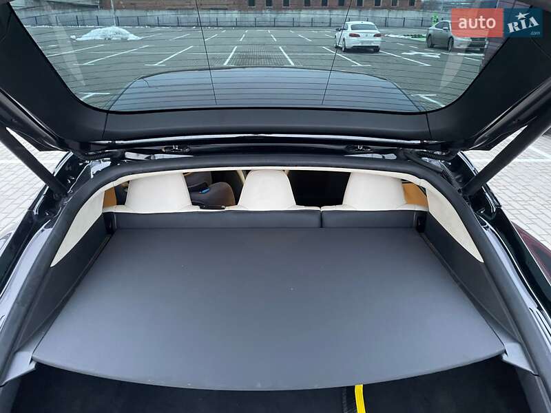Лифтбек Tesla Model S 2019 в Тернополе