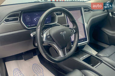 Лифтбек Tesla Model S 2017 в Львове