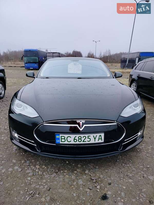 Tesla Model S 2013