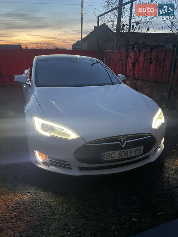Лифтбек Tesla Model S 2014 в Ужгороде