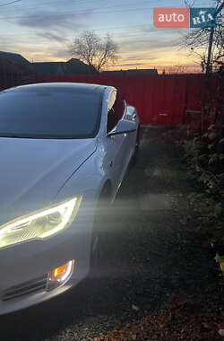 Ліфтбек Tesla Model S 2014 в 
