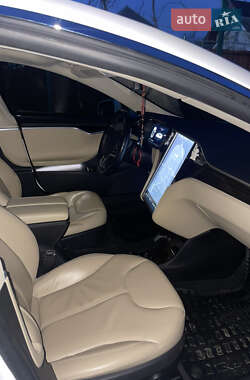 Ліфтбек Tesla Model S 2014 в 
