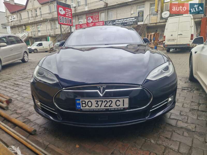 Ліфтбек Tesla Model S 2014 в Тернополі