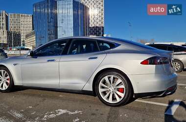 Лифтбек Tesla Model S 2015 в Киеве