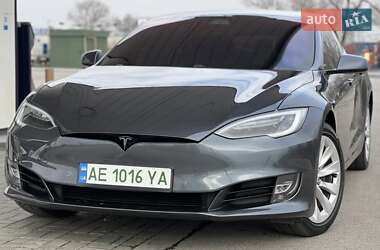 Ліфтбек Tesla Model S 2018 в Тернополі