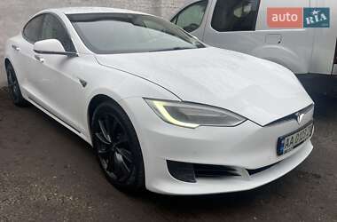 Ліфтбек Tesla Model S 2016 в Києві