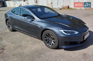 Лифтбек Tesla Model S 2016 в Николаеве