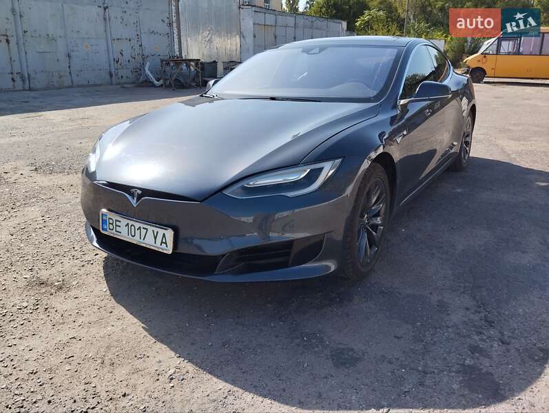 Ліфтбек Tesla Model S 2016 в Миколаєві