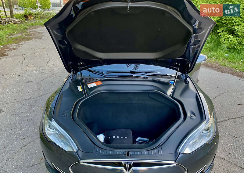 Ліфтбек Tesla Model S 2015 в Харкові