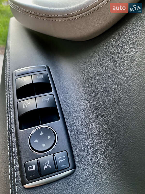 Ліфтбек Tesla Model S 2015 в Харкові
