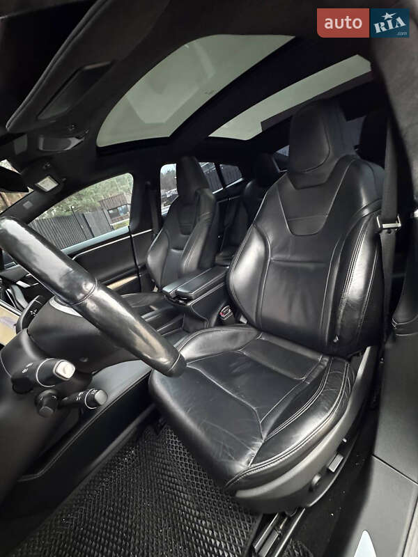 Лифтбек Tesla Model S 2016 в Полтаве