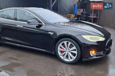 Лифтбек Tesla Model S 2014 в 