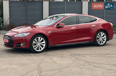 Лифтбек Tesla Model S 2015 в 