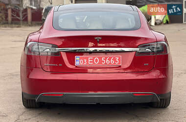 Лифтбек Tesla Model S 2015 в 