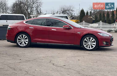 Лифтбек Tesla Model S 2015 в 