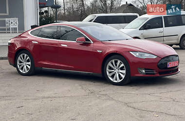 Лифтбек Tesla Model S 2015 в 