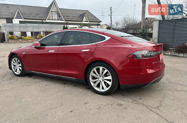 Лифтбек Tesla Model S 2015 в 