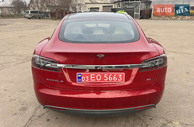 Лифтбек Tesla Model S 2015 в 