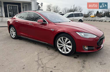 Лифтбек Tesla Model S 2015 в 