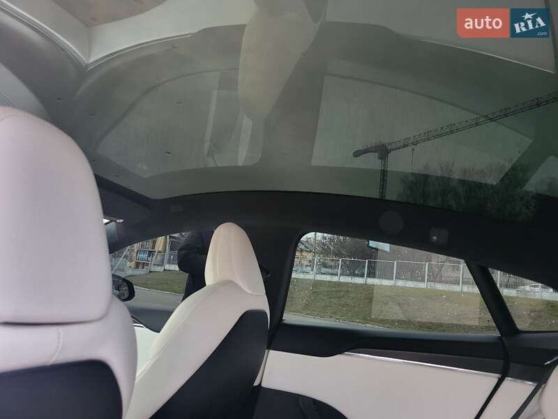 Ліфтбек Tesla Model S 2022 в Обухові