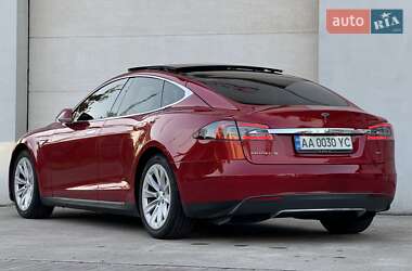 Ліфтбек Tesla Model S 2015 в Сарнах