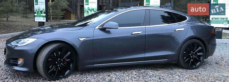Tesla Model S 2016